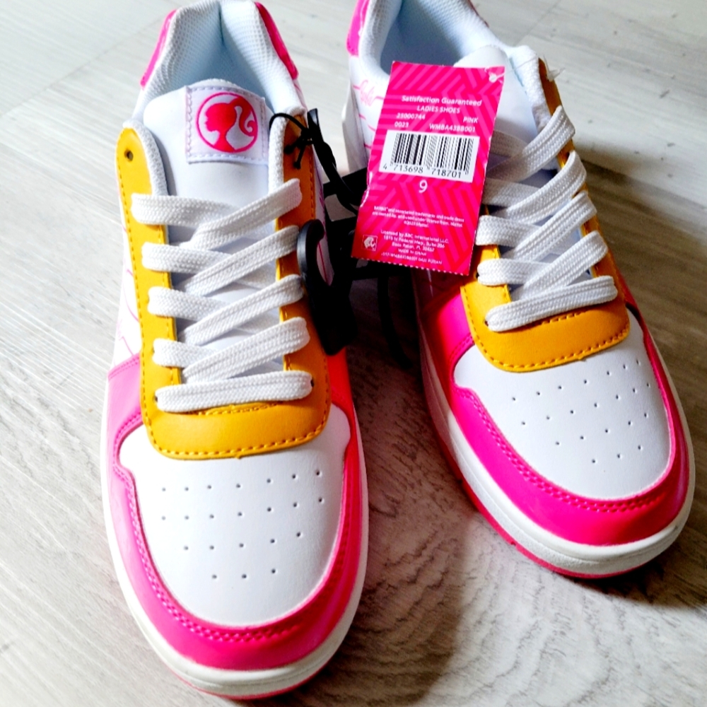 NWTs Disney barbie sneakers sz. 9
